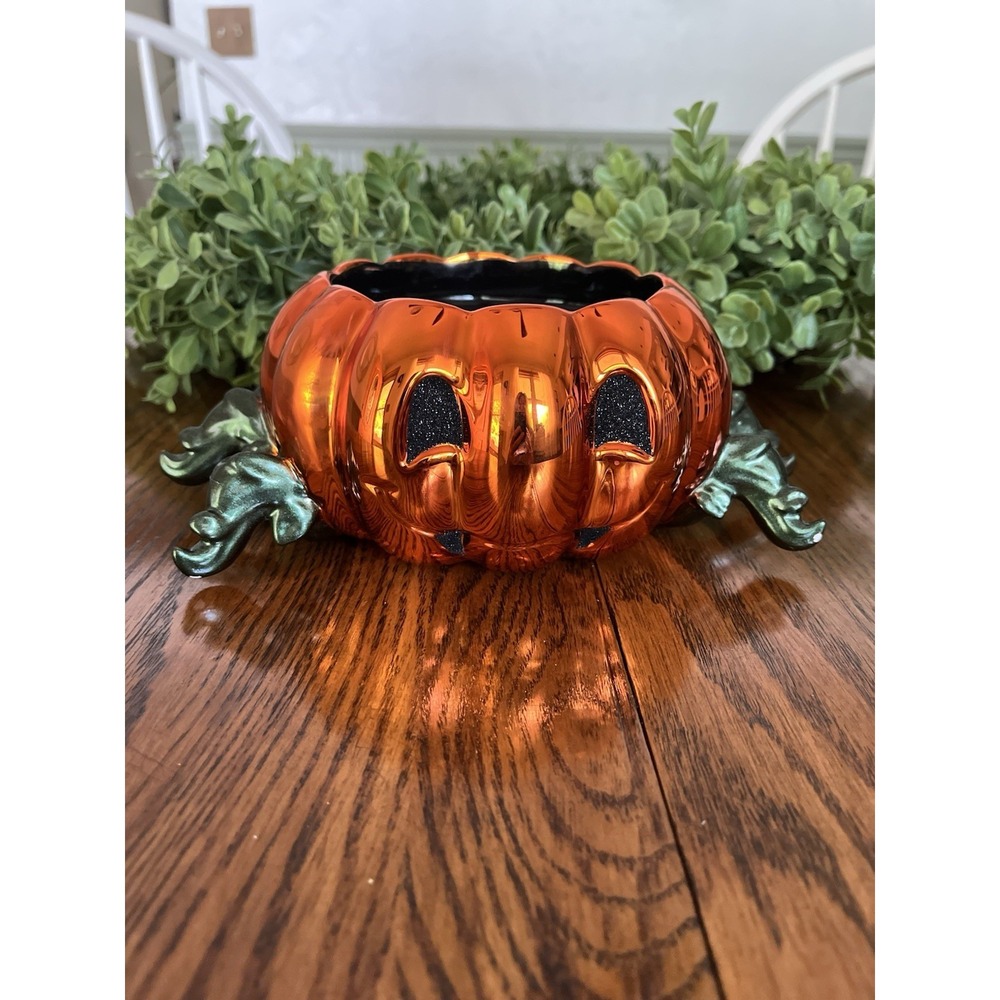 Bath and Body Works PUMPKIN SPIDER 3-Wick Candle Holder Pedestal 2022 Halloween